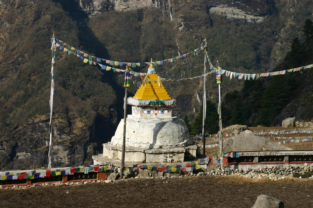 Nepal Trekking Mera-Peak Trek Stupa